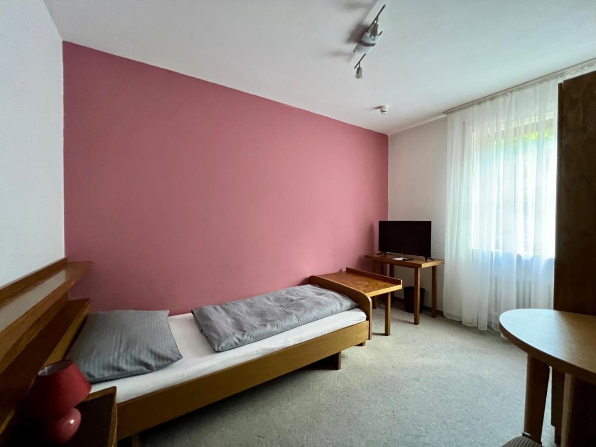 Hotel-Gasthof Deutschmeister Donauwörth エクステリア 写真