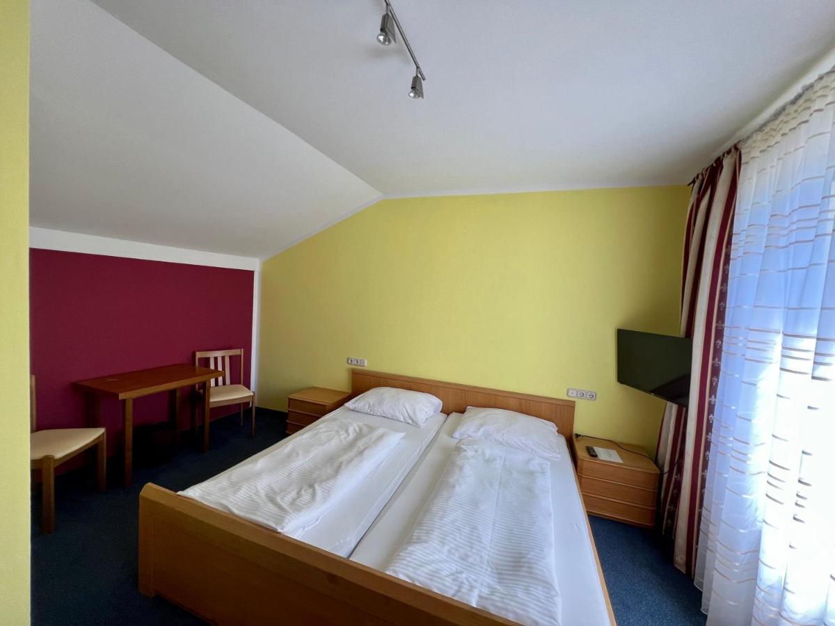 Hotel-Gasthof Deutschmeister Donauwörth エクステリア 写真