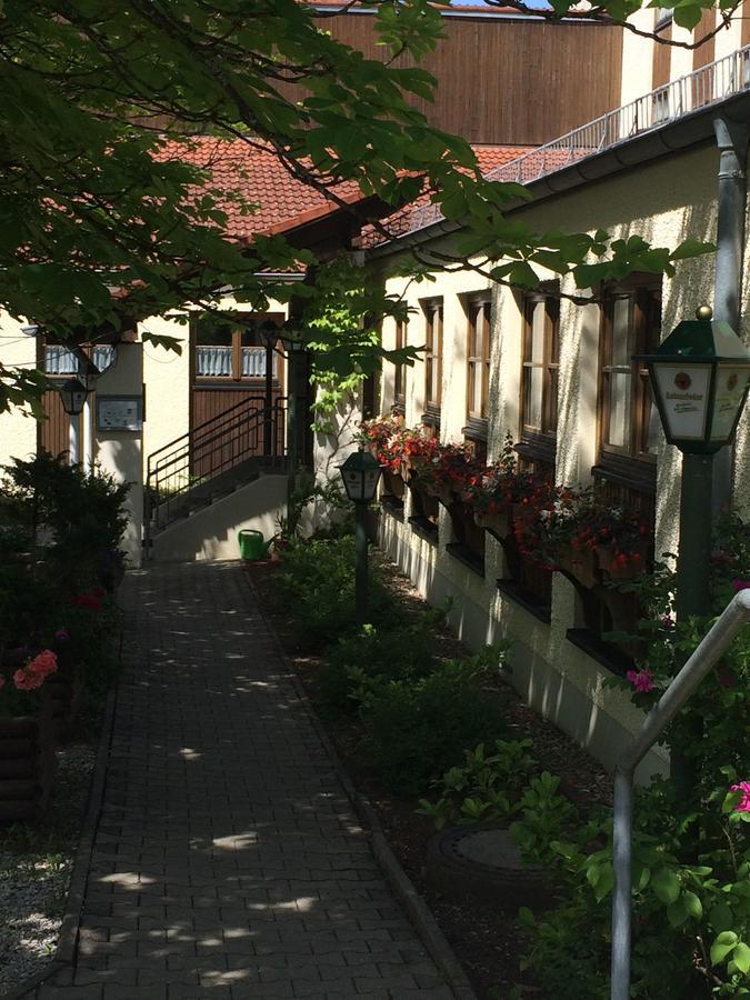 Hotel-Gasthof Deutschmeister Donauwörth エクステリア 写真