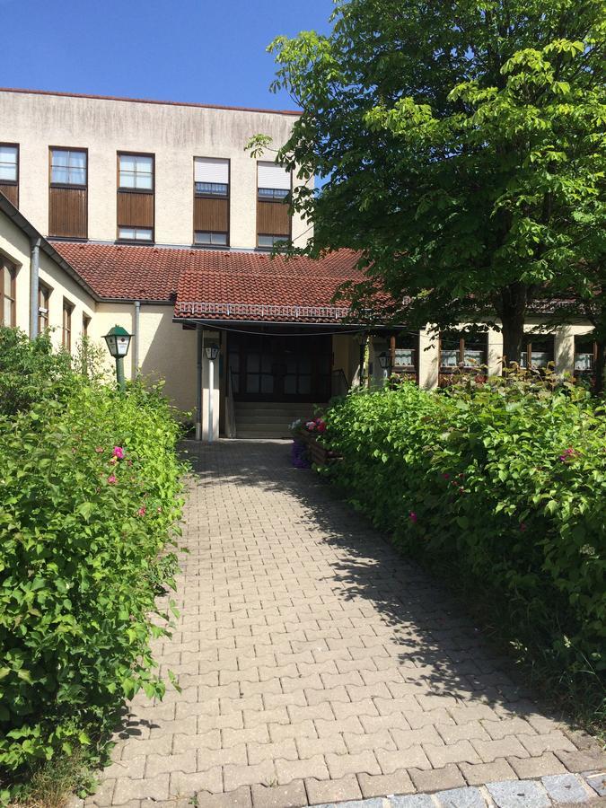 Hotel-Gasthof Deutschmeister Donauwörth エクステリア 写真